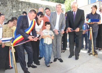 Încă 24 de familii din Bușteni au primit locuințe noi