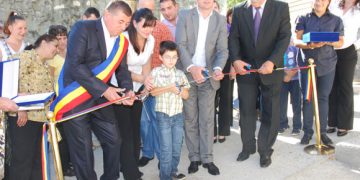 Încă 24 de familii din Bușteni au primit locuințe noi