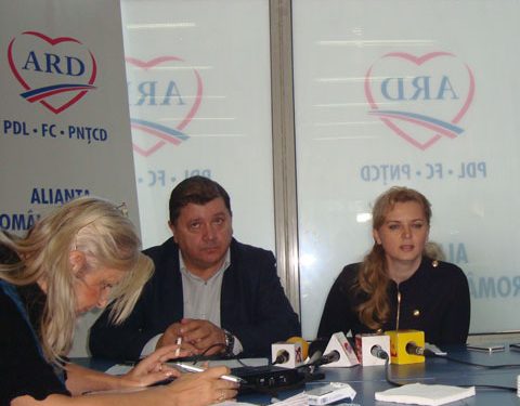 Roberta Anastase, mai dulce, dar tot aroganta: „Victor Ponta isi probeaza, zilnic, nesimtirea”