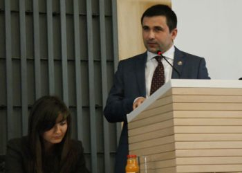 Audiere publica: „Exploatarea şi explorarea gazelor de şist – o nouă provocare pentru România”