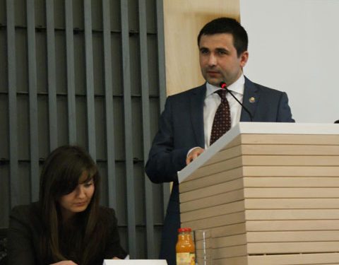 Audiere publica: „Exploatarea şi explorarea gazelor de şist – o nouă provocare pentru România”