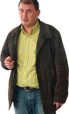 Mitu, zgarcit cu ale(r)gatorii sai. 50 de lei ca la prosti, nea Augustine?