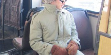 Ploiestenii circula in custi de gheata