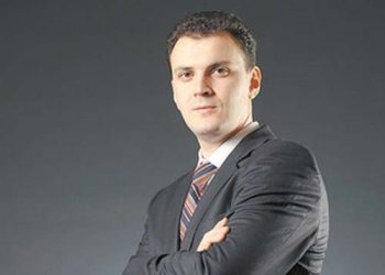 Sebastian Ghita degusta turismul electoral? Lumea care a vazut zice ca da