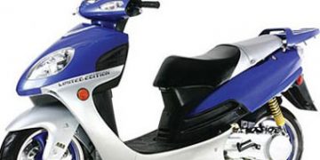 Conduci moped te alegi cu dosar penal….pentru ca legea e prost facuta