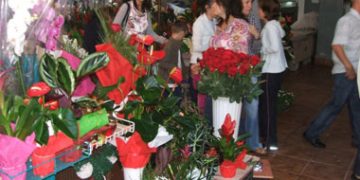 Florarii din Ploiesti isi freaca mainile de bucurie, ca au avut vanzari record de Valentine’s Day