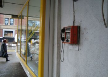 Telefoanele publice din Ploiesti au devenit “piese de muzeu”