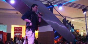 Pepe a facut furori printre femeile aflate la shopping in City Mall