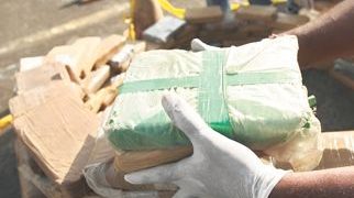 ARESTAŢI PENTRU TRAFIC INTERNAŢIONAL DE COCAINĂ