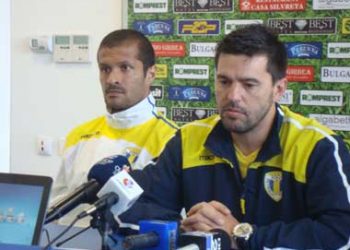 Cosmin Contra le-a ordonat elevilor sai sa “muste” cu putere din “cainii” lui Talnar