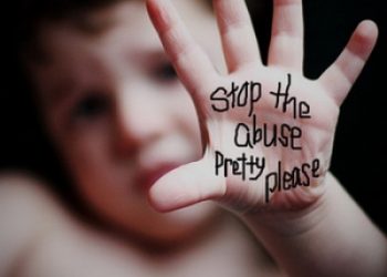 Un alt copil autist agresat la Scoala Speciala Valenii de Munte