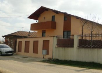 Ditamai casa si-a tras familia Pirvan la Cocosesti. Lipseste, totusi, din declaratia de avere