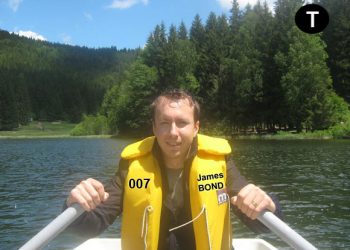 Practici politienesti. Intimidare// Politistul Bogdan Apostu cheama pe cineva la politie, dupa ce a facut ancheta praf. Cica pentru informatii de interes national