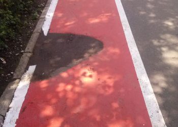 Nici nu s-au terminat lucrarile la pista de jogging ca marcajele au si inceput sa se “stearga”