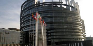 Atacuri cibernetice: Parlamentul adoptă pedepse mai stricte în UE