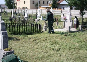 SGU tunde iarba din cimitire
