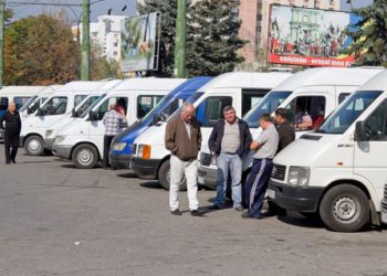 Transportatorii judeteni sunt in greva spontana din cauza suspendarii licitatiei