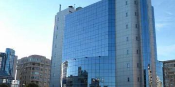 Badescu e pe punctul de a comite o infractiune de fals