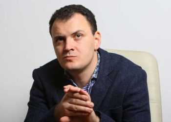 Centrul de Invesigatii Media// Biroul ROMATSA, care localizeaza avioanele prabusite, dotat de deputatul PSD Sebastian Ghita si de un prieten al sefului STS