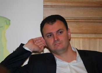 Vrei sa stii de ce te crede prost Sebastian Ghita? Intra sa vezi