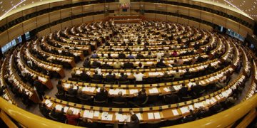 Administrarea companiilor: deputații au votat pentru mai multă transparență privind taxele