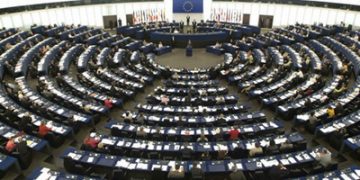 Deputații din Parlamentul European cer măsuri serioase împotriva fraudei fiscale, în cadrul dezbaterii legate de “Panama Papers”