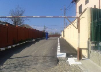 Aberant// O bariera restrictioneaza accesul dintre Plopeni si Paulesti. Primarul Dragos Nita a decis asta prin HCL