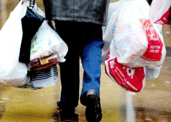 PE: măsuri împotriva pungilor de plastic poluante