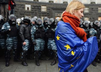 Ucraina: deputaţii cer sancţiuni UE împotriva companiilor energetice ruse