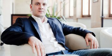 Sebastian Ghita, un exemplu viu ca puterea si banul te tampesc