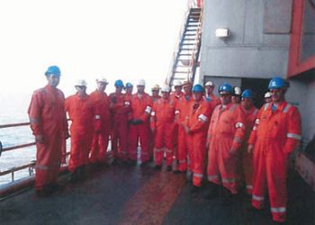 Presa doarme la protestele angajatilor OMV Petrom// Liderii de sindicat sunt nemultumiti de contractul de munca incheiat de Liviu Luca(Revendicari)