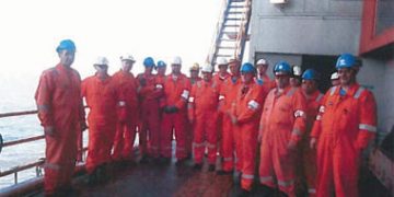 Presa doarme la protestele angajatilor OMV Petrom// Liderii de sindicat sunt nemultumiti de contractul de munca incheiat de Liviu Luca(Revendicari)