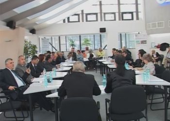 Proiectul pentru gestionarea situatiei cainilor comunitari a fost depus astazi la primaria Ploiesti. Urmatorul pas…sa intre pe ordinea de zi