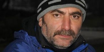 Solidaritatea lui Alexandru Popescu// Ploiesteanul pleaca la Bruxelles pe jos, ca sa atraga atentia ca romanii nu vor cianura si gaze de sist
