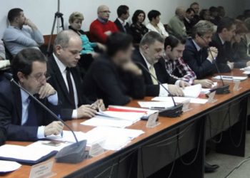 Viol in grup asupra deciziei Curtii Constitutionale de catre traseistii din Consiliul Local Ploiesti. La Consiliul Judetean a fost cu perversiuni