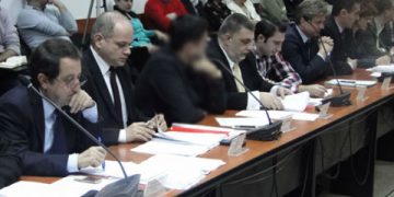 Viol in grup asupra deciziei Curtii Constitutionale de catre traseistii din Consiliul Local Ploiesti. La Consiliul Judetean a fost cu perversiuni