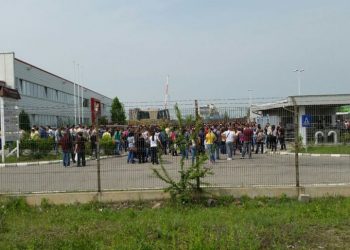 Pe surse// Grevistii de la Yazaki sunt amenintati ca raman fara munca daca nu opresc greva?!