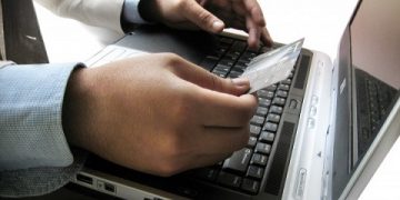Deschiderea pieței de plăți online pentru reducerea comisioanelor și a fraudelor