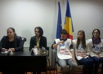 Deputatul Gabriela Anghel a demarat o campanie de strangere de semnaturi pentru binele copiilor. Vezi despre ce este vorba