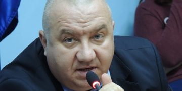 De ce pacaliti ploiestenii cu privire la reabilitarea termica a blocurilor cu fonduri europene , domnule Cristian Ganea?