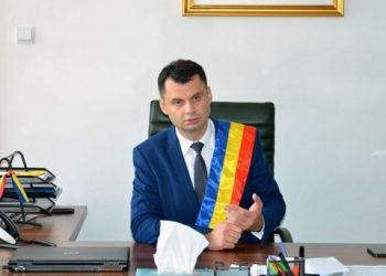 Atentie la societatea civila, domnule primar. Nu suntem de stat pe la usi!