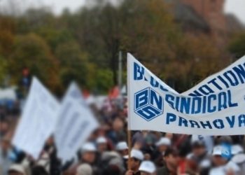 23.10.2017// Nemultumiri sindicale. BNS Prahova picheteaza sediul Prefecturii impotriva masurilor Guvernului
