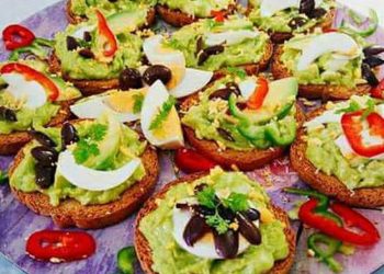 O reteta sanatoasa pentru micul dejun: Tartine cu avocado