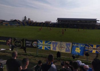 Au stins Flacara cu…Petrolul