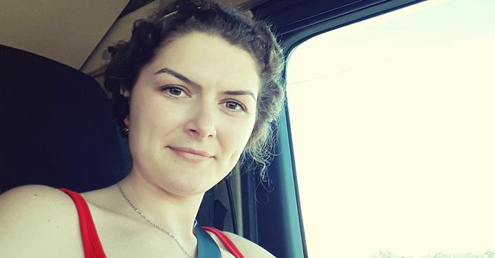 Povesti frumoase// Pasiunea de a fi sofer de TIR a transformat un copil intr-o femeie puternica(I)