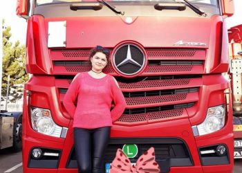 Povesti frumoase// Pasiunea de a fi sofer de TIR a transformat un copil intr-o femeie puternica(II)