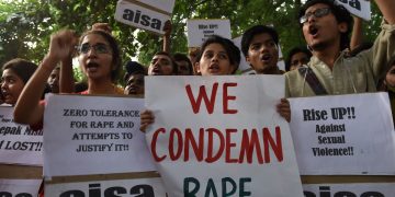 India introduce pedeapsa cu moartea pentru violatorii copiilor până în 12 ani