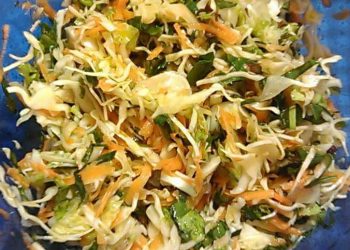 O salată sănătoasă după mesele copioase de Paști