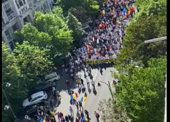 Bucuresti// Protestul anti-guvernamental organizat de AUR sambata 6 mai 2023 a strans mii de manifestanti