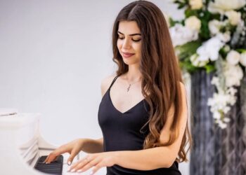 Mădălina Cernat a lansat recent piesa “Dulce amor”. Vezi ce spune artista prahoveancă despre piesă și ce a inițiat pe TikTok pentru cei care îi iubesc muzica
